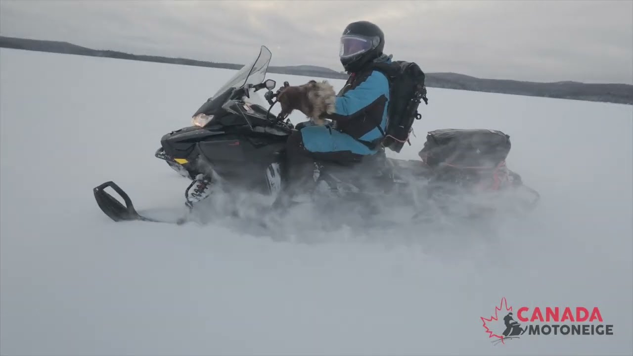 L'hiver au Québec Avec Canada Motoneige