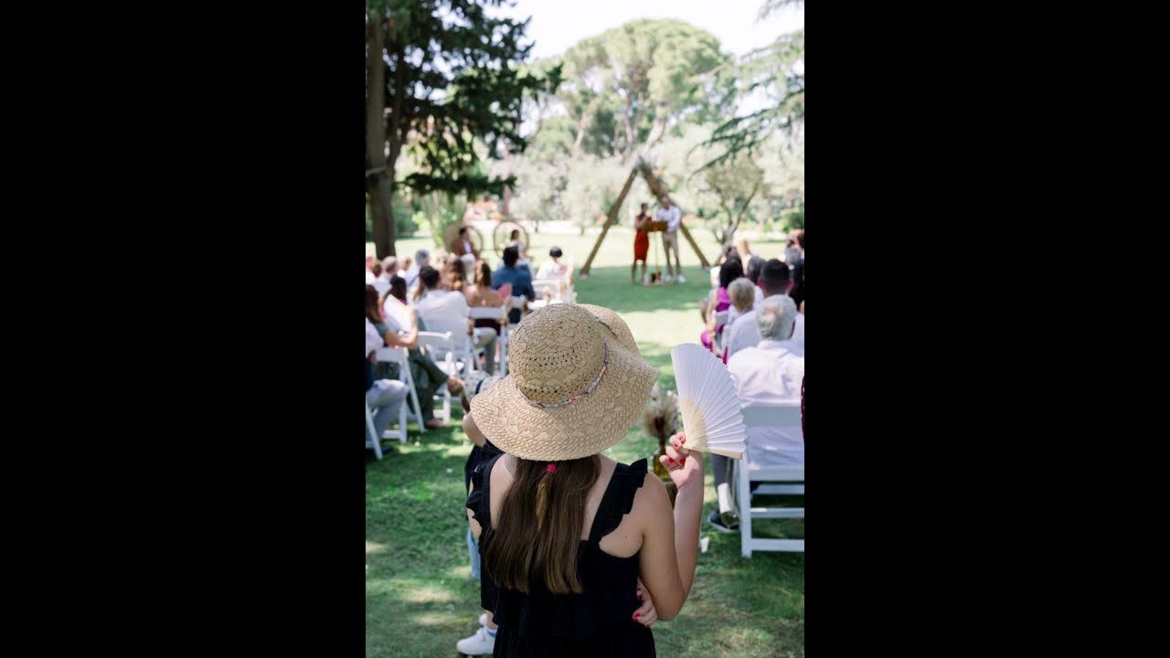 Mariage Fine Art de Julie et Nicolas avec cérémonie laïque et arche florale par Tom Picture
