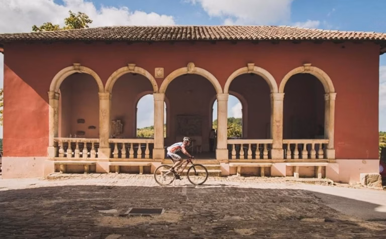 À la découverte des « pèlerins à deux roues » : histoire captivante du cyclisme à Vitré