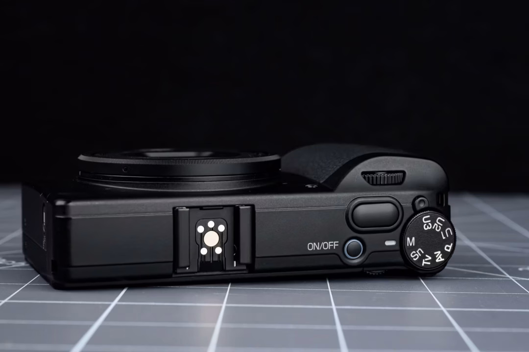 Appareil photo compact Sony : lequel choisir parmi les RX et ZV
